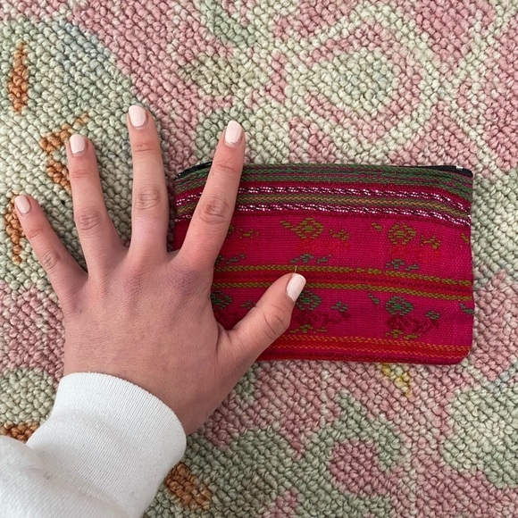 bright woven pouch - Picture 2 of 3